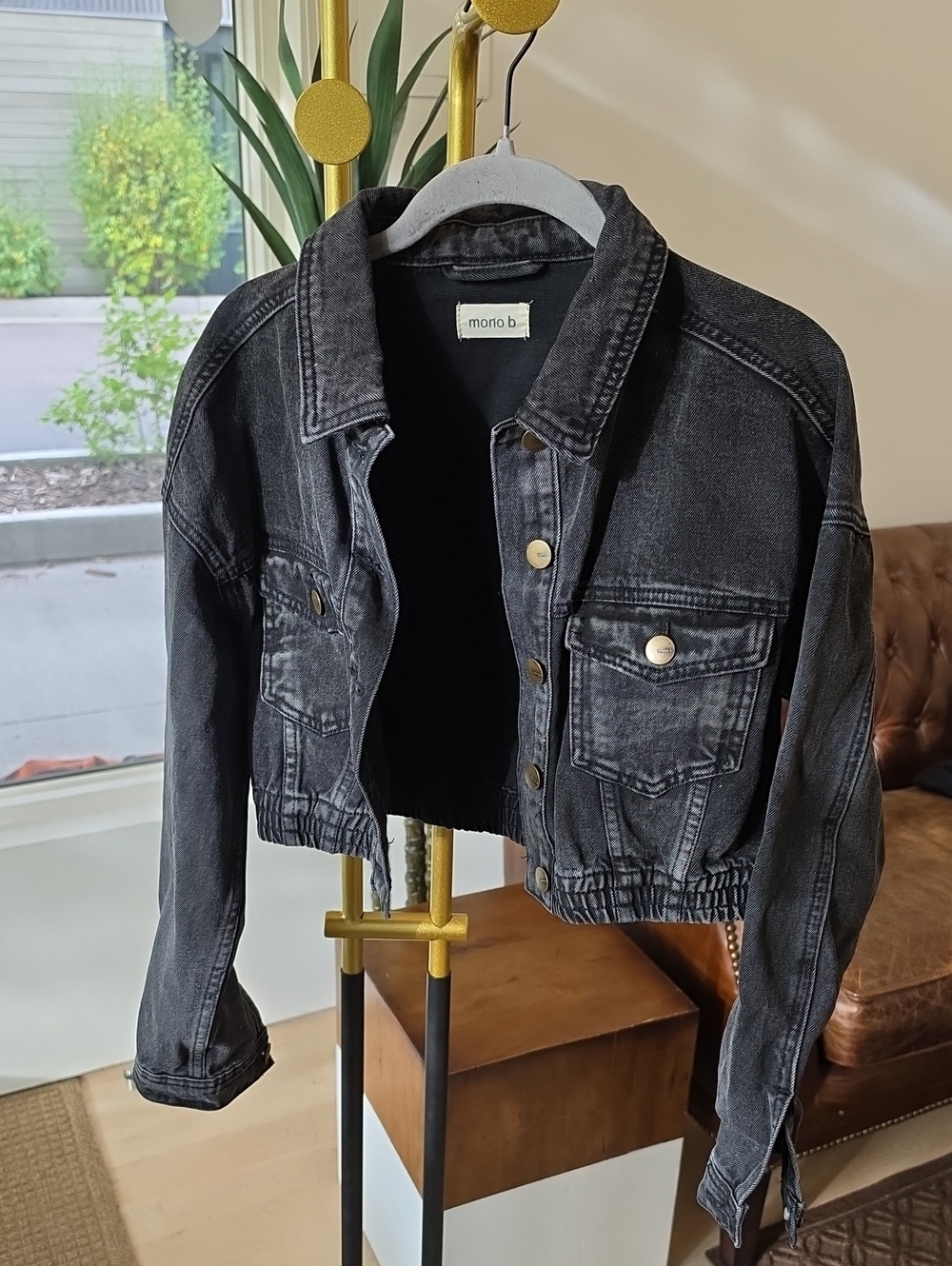 Cropped Denim Jacket in Black Size Small Like New